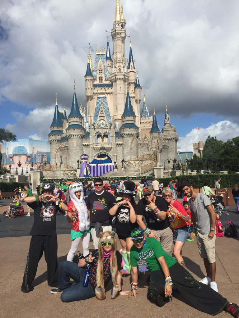 WDW Raver Day Group Pic 1