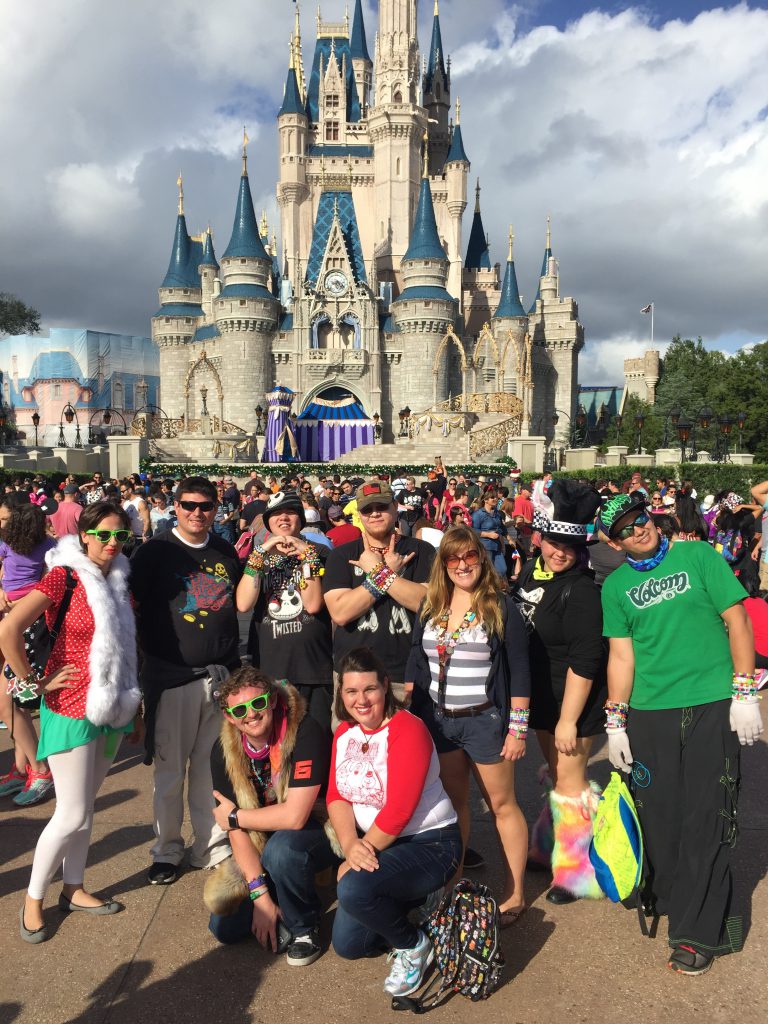 WDW Raver Day Group Pic 2
