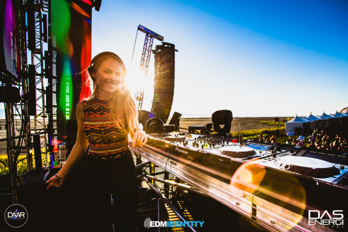 Das Energi Night 1 Nora en Pure Das Energi Night 1 Nora en Pure