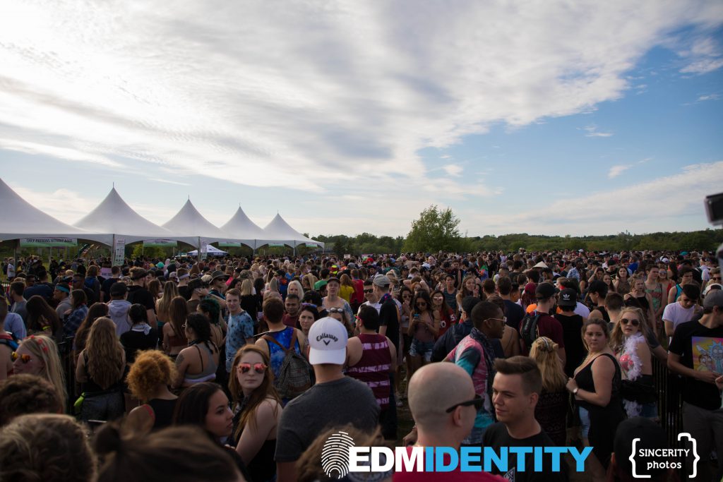 Crowds in line at Ever After Music Festival 2017