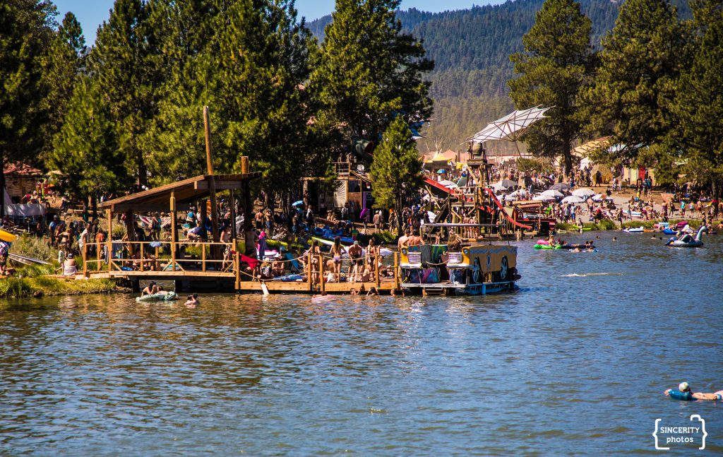 Oregon Eclipse Lake and Slide