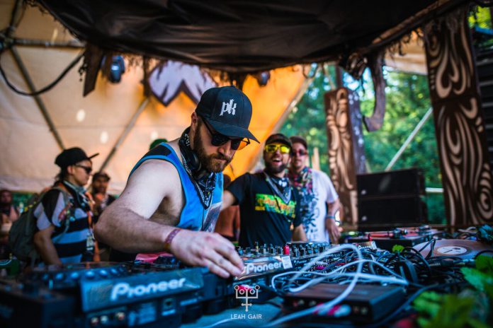Woofax - Village Shambhala