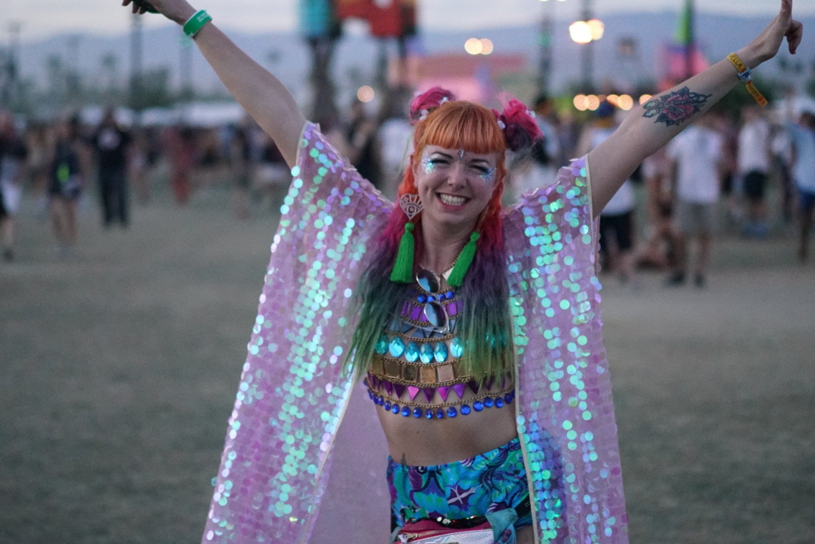 glitter festival outfits