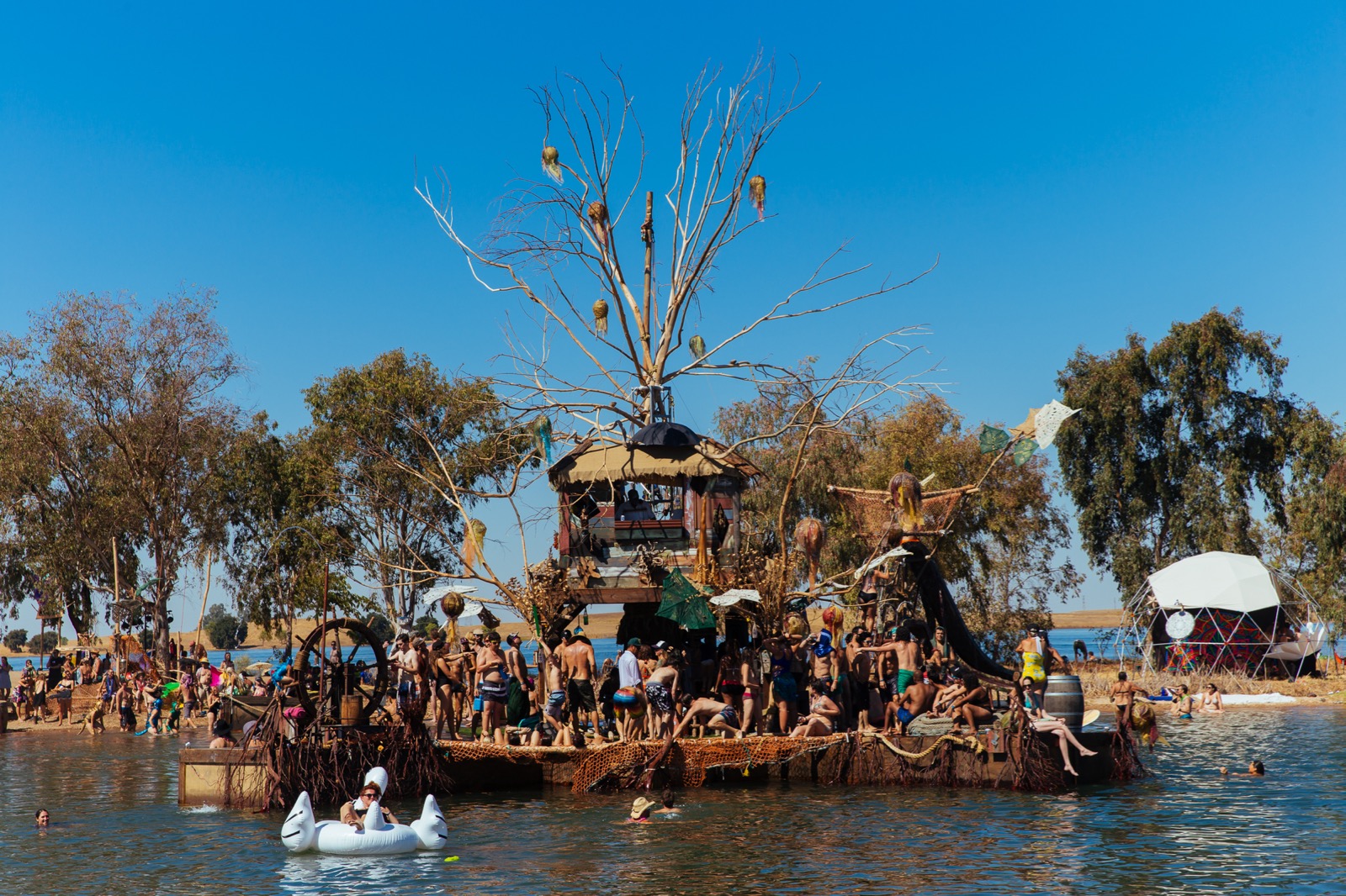 Symbiosis Gathering 2015 Drift Art Boat