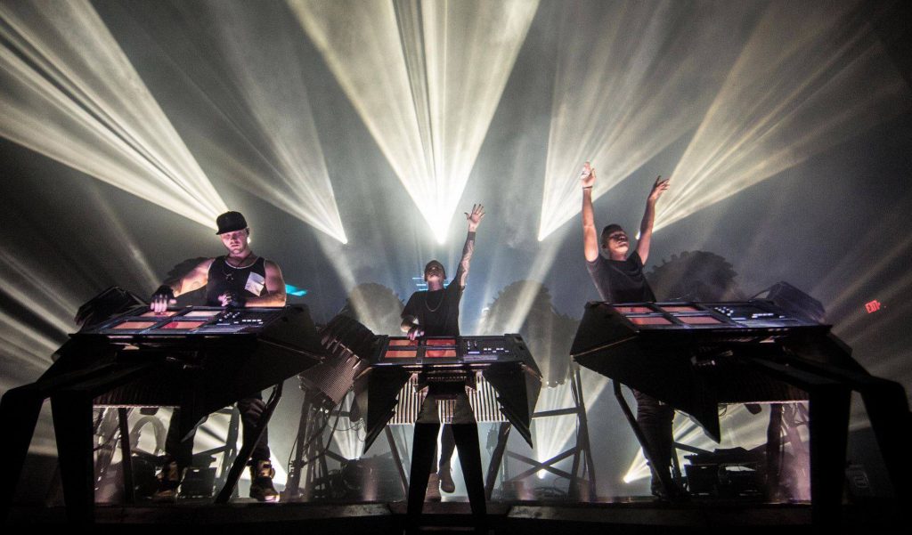 Glitch mob фото