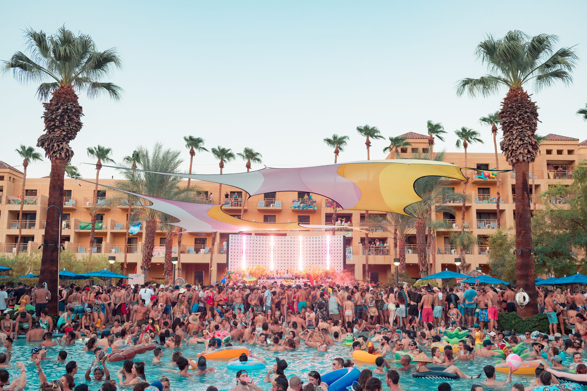 Saguaro Palm Springs Social Club: For folks who like to party poolside