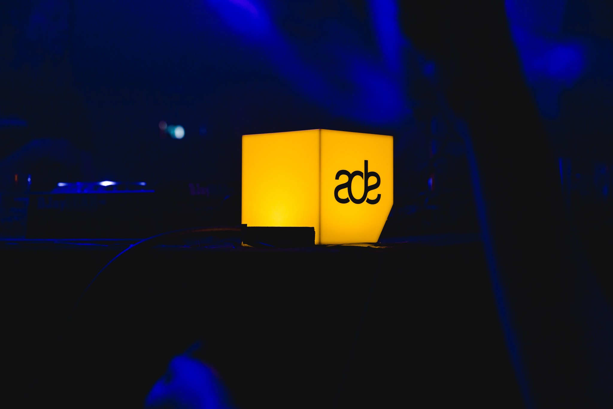 ADE 2018 Yellow Logo Light