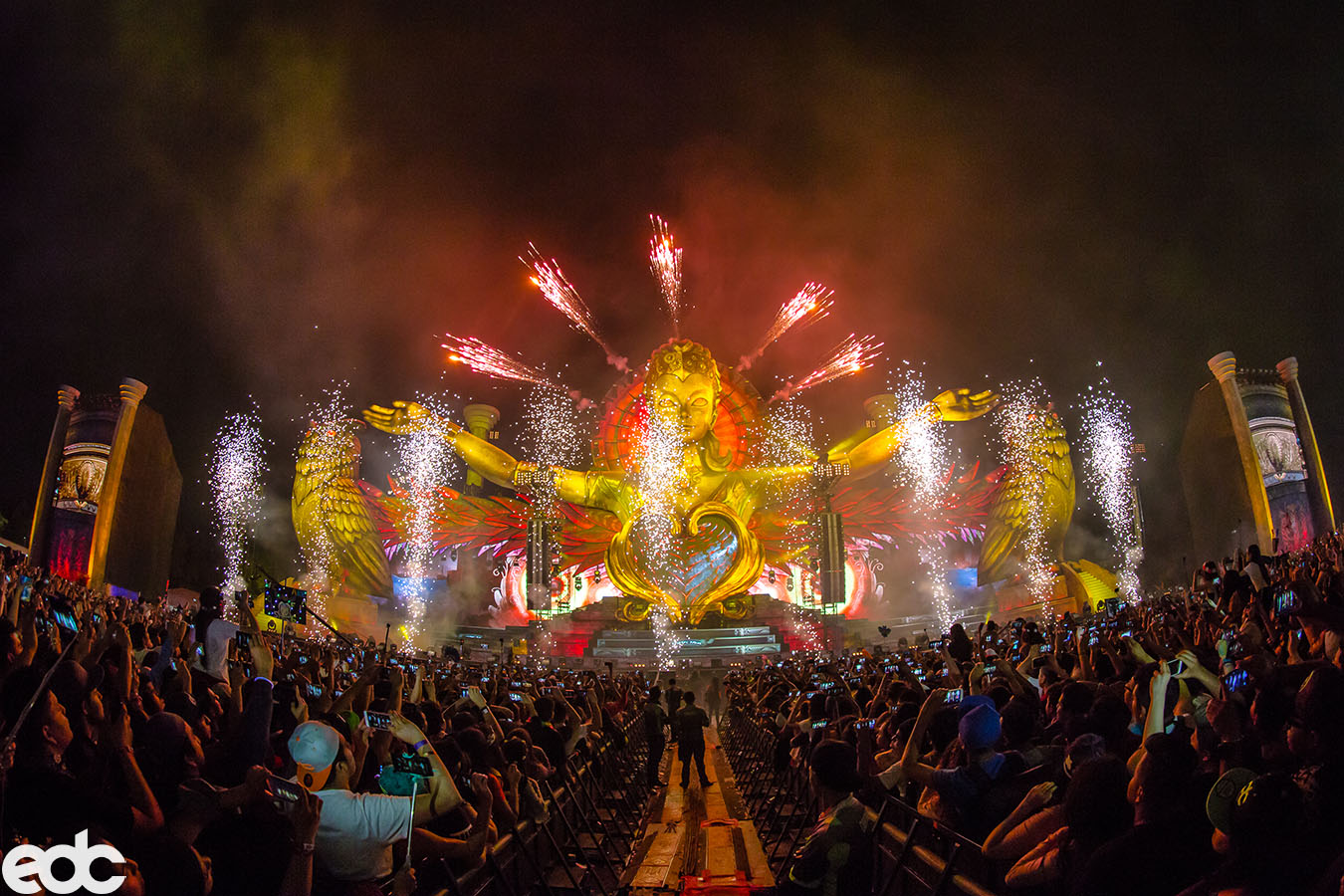 EDC Mexico 2019 Livestream Schedule & Info [Watch Inside] | EDM Identity