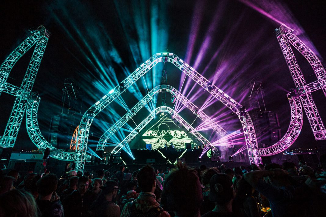 Explore The Sounds Of The Stereobloom At Edclv 2021 Edm Identity