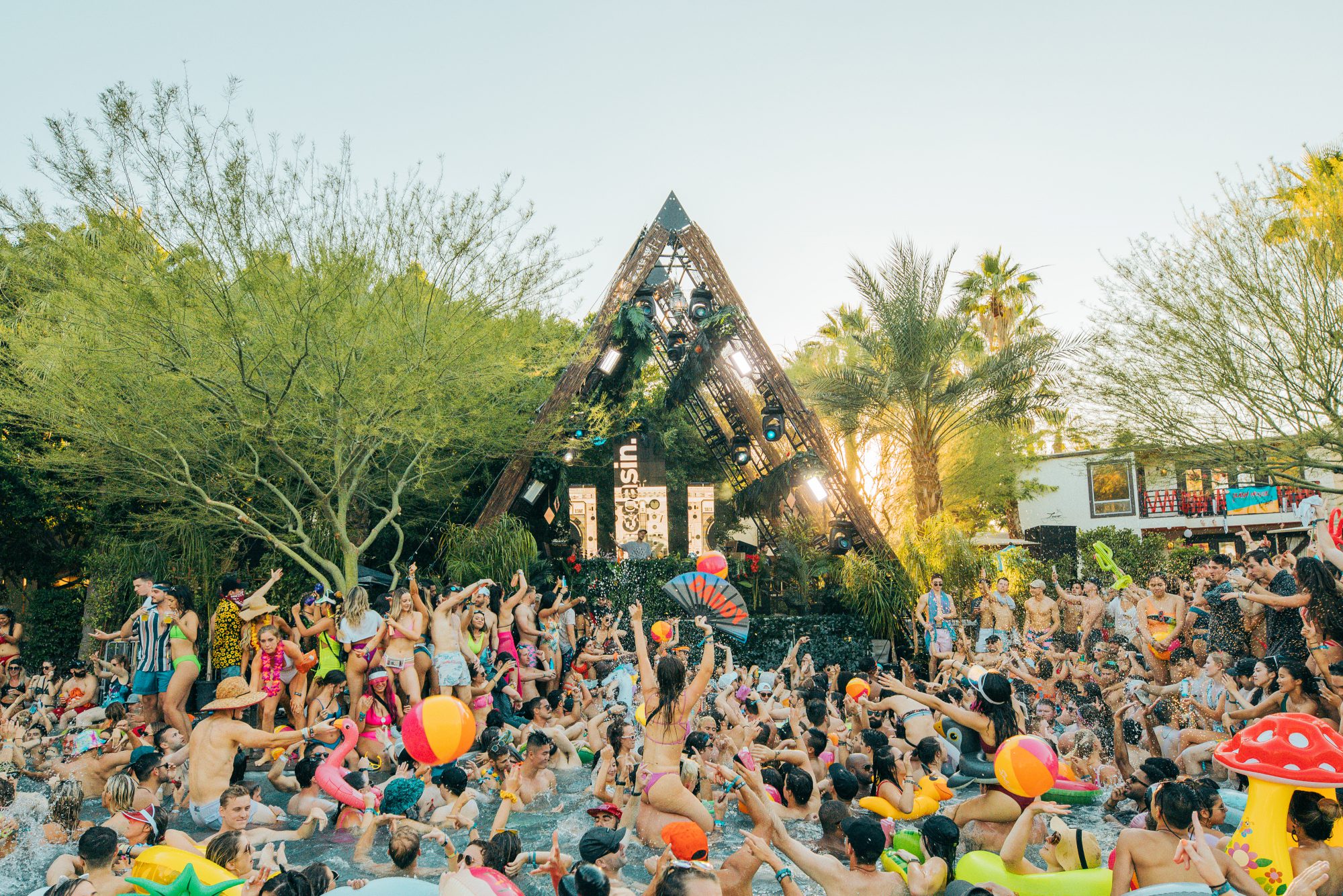 Splash House Turns Up the Heat with Their August Lineup EDM Identity