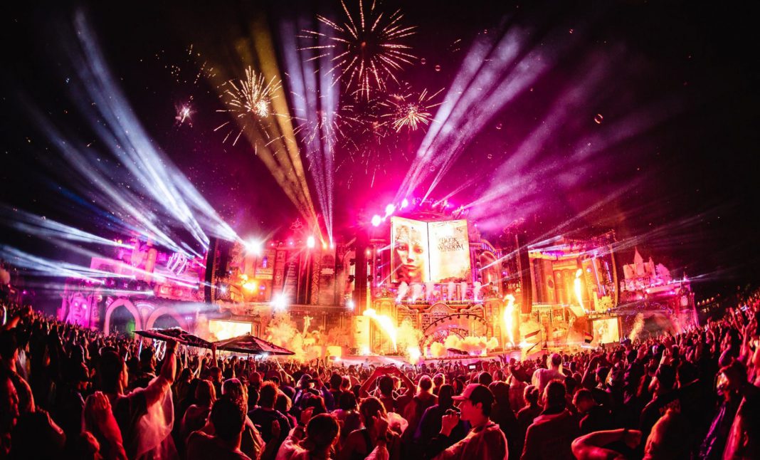 Tomorrowland Immersed Us Completely During Their 15 Year Celebration ...