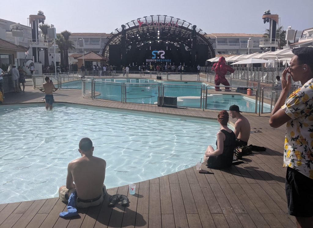 Ushuaia Pool