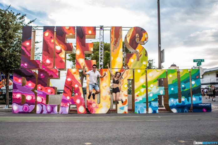 Life is Beautiful 2019 Sign Life is Beautiful 2019 Sign