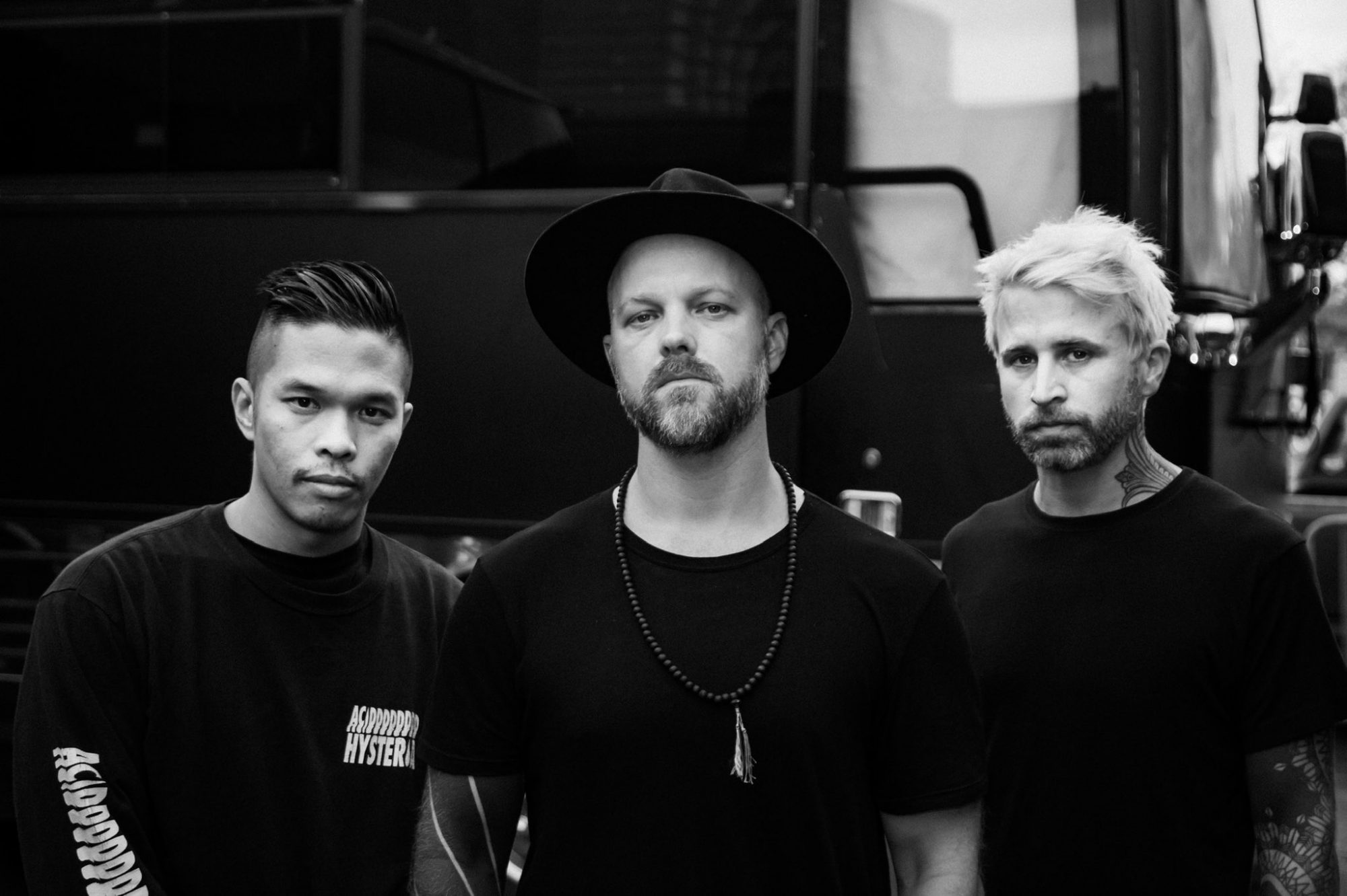 Glitch mob фото