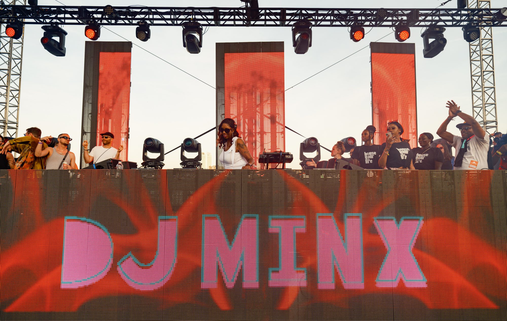 DJ Minx on Pyramid Stage | Photo Credit: Doug Wojciechowski @doug.wojciechowski