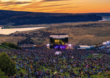 Above & Beyond: Group Therapy Weekender 2022