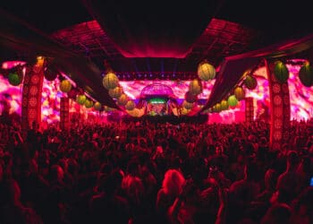 All Day I Dream Showcase