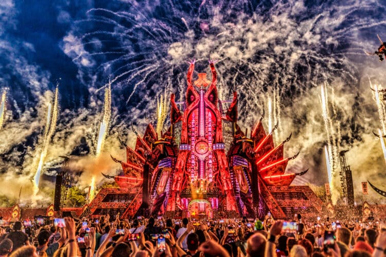 defqon 1 travel & stay