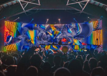 Mickman dr01d visuals at Infrasound