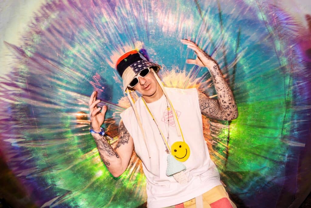 LSDREAM Celebrates Launch of Trippy Bee Records with Two Compilations