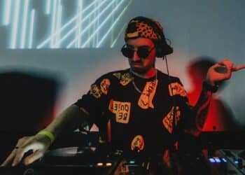 leo cap/black barrel