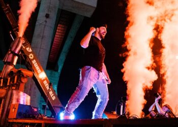 Crankdat performing under the K Bridge on October 5