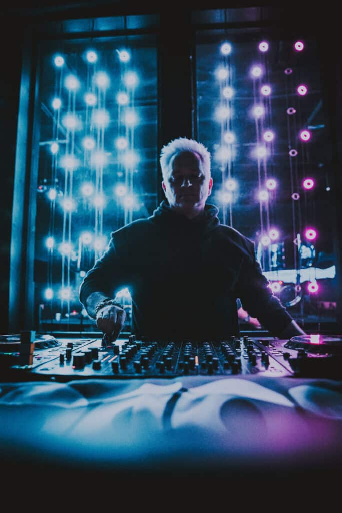 Ward Andrews at Discopussy