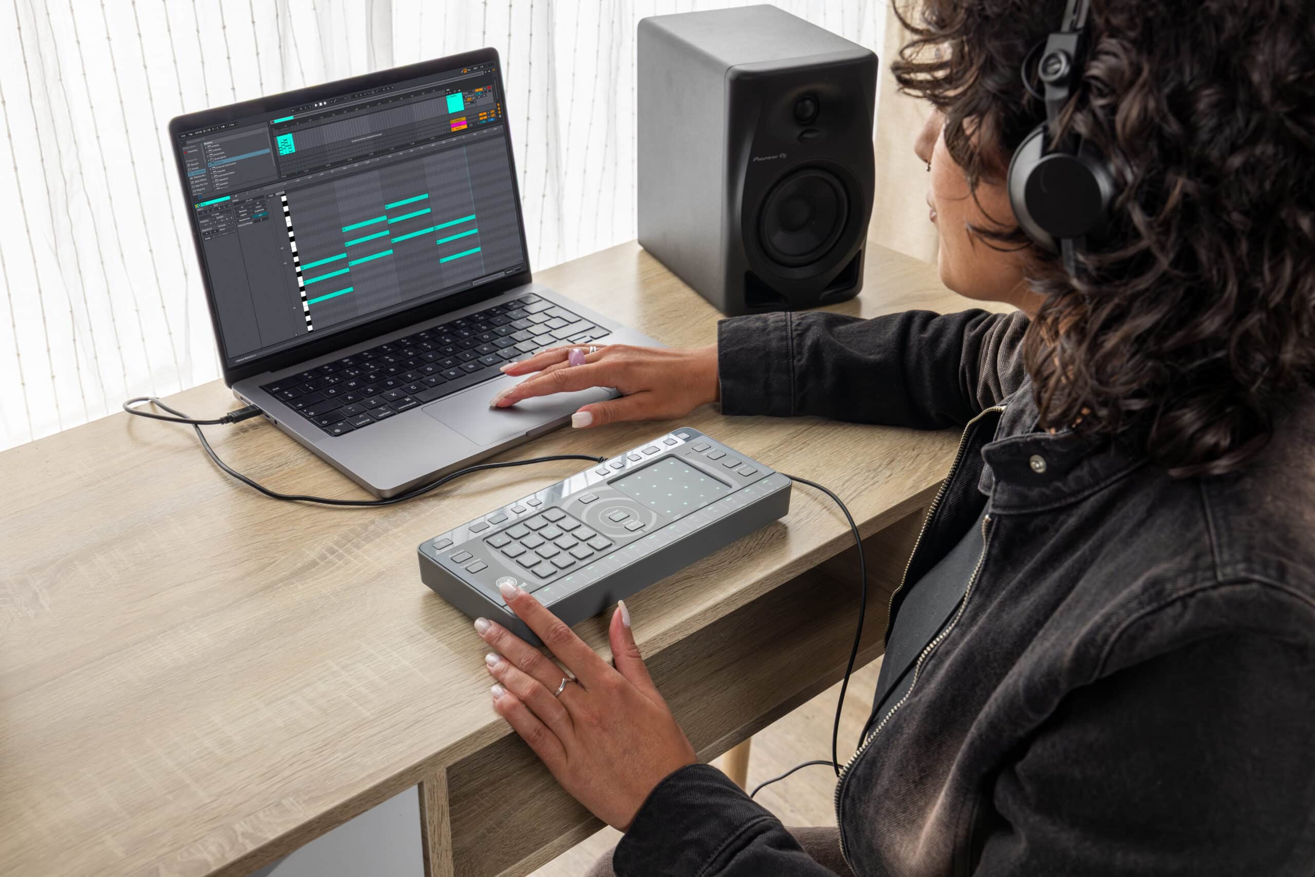 AlphaTheta Releases ChordCat, a Standalone Device for