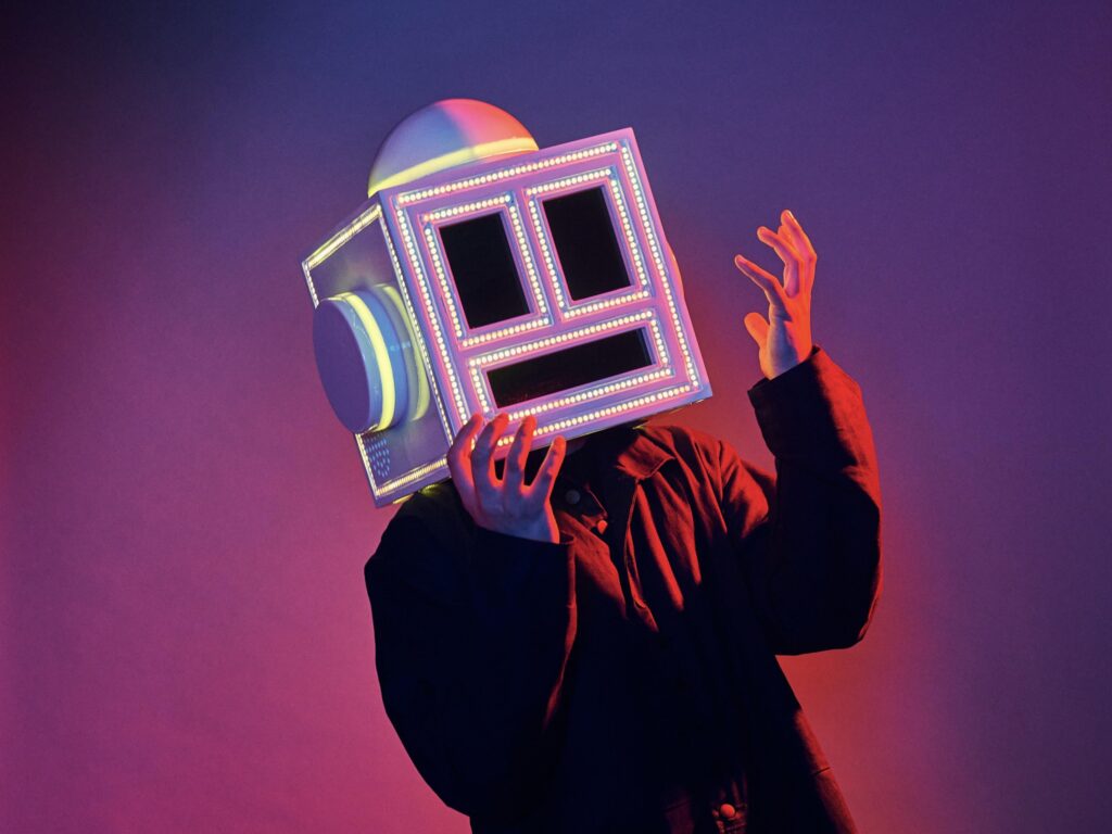 Meetch Unleashes an Explosive House Mix to Close Out Summer