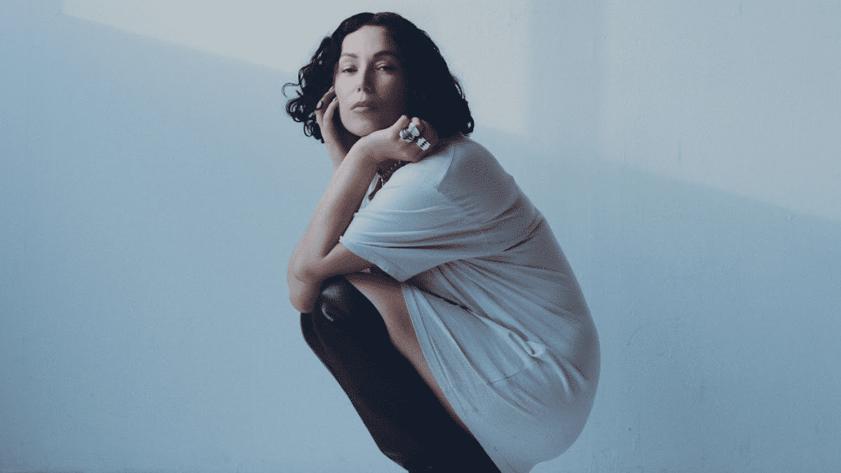 Kelly Lee Owens Announces New EP with Latest Single, “Ascend”
