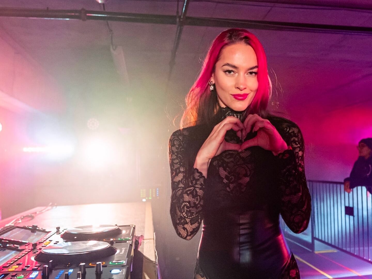 Pretty Pink Welcomes the Cooler Months with a Deep, Melodic Mix