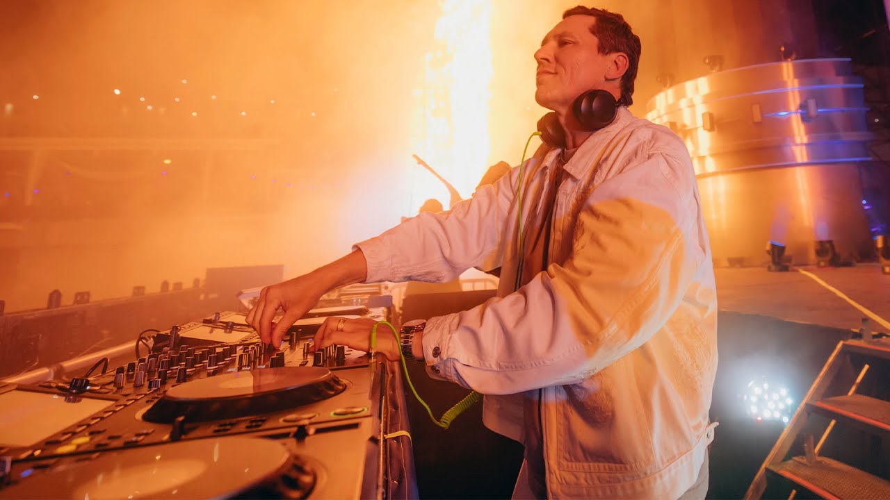 Tiësto Uploads Pyramids of Giza Set with More IDs from Upcoming Album