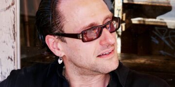 Curses Presents Tuttro Vetro