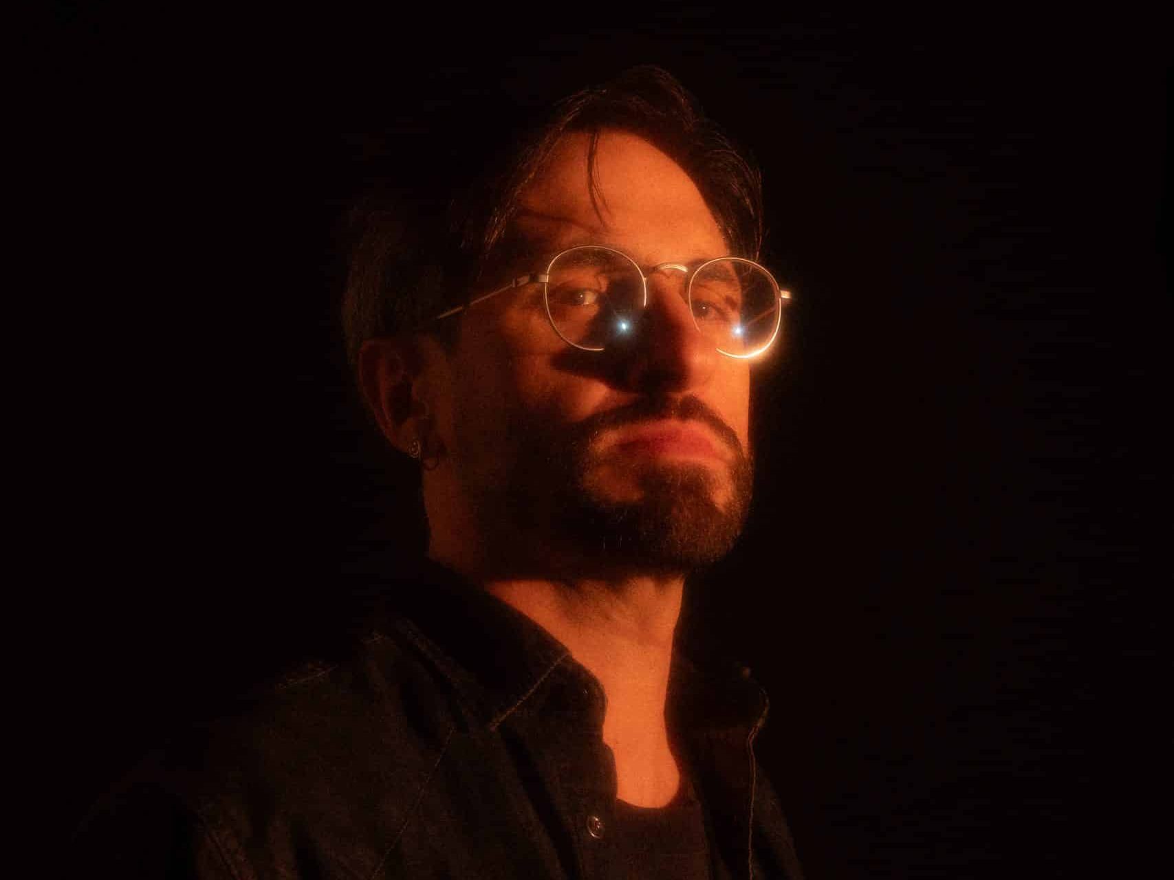 Devon James Showcases His Dynamic Style with a Refreshing Winter Mix